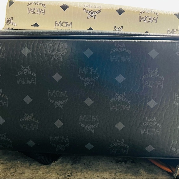 MCM Large Tricolor Backpack - Picture 5 of 10